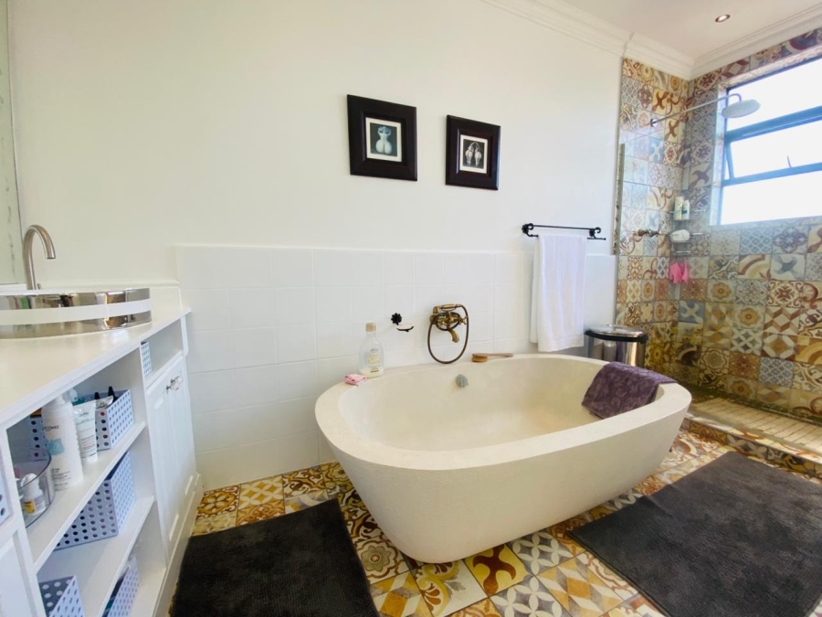 5 Bedroom Property for Sale in Sunset Beach Western Cape